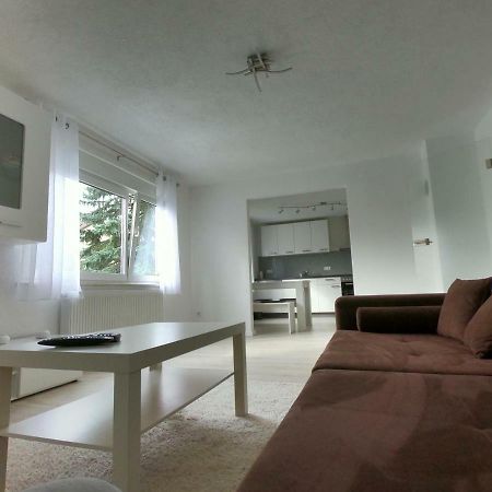 Moderne Helle 2,5 Zimmer Wohnung Mit Grossem Bad Und Kueche In Trossingen Exterior photo