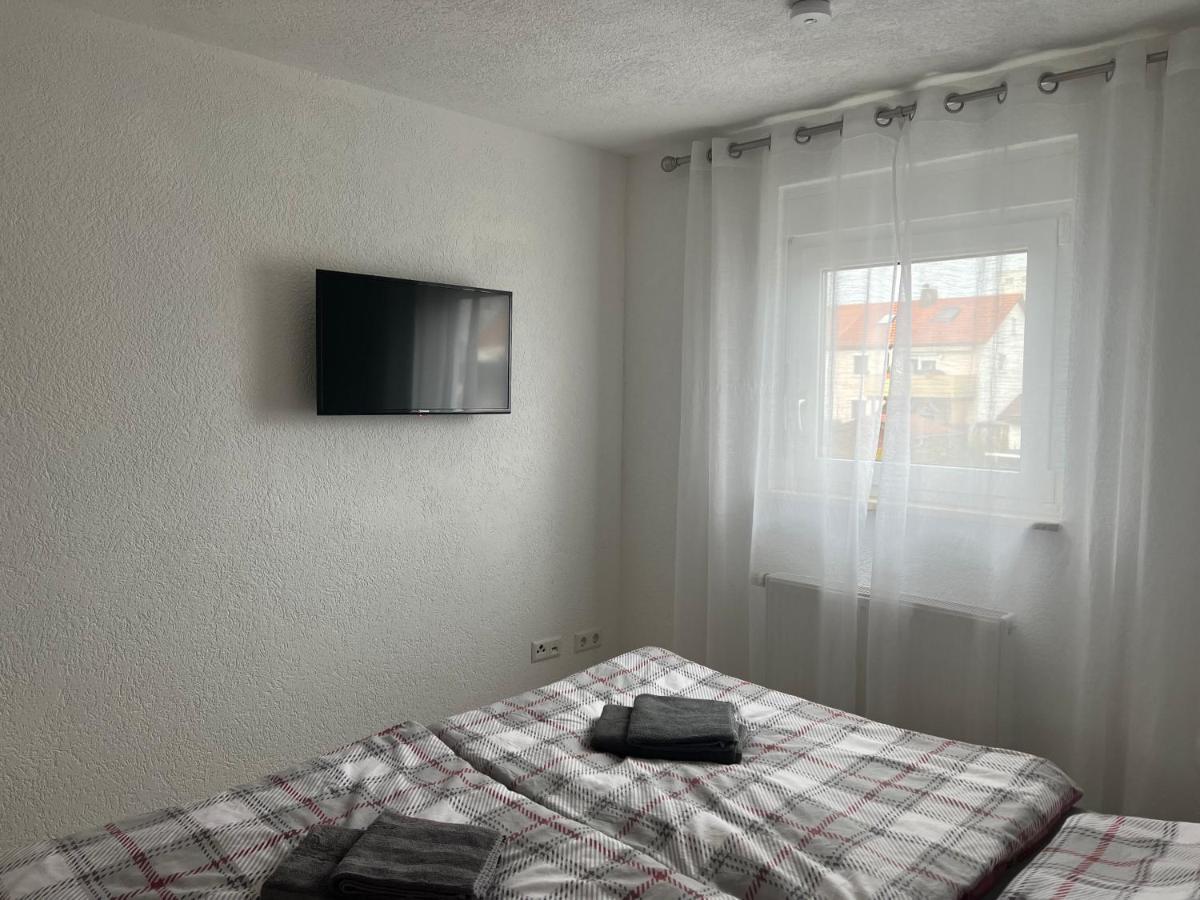 Moderne Helle 2,5 Zimmer Wohnung Mit Grossem Bad Und Kueche In Trossingen Exterior photo