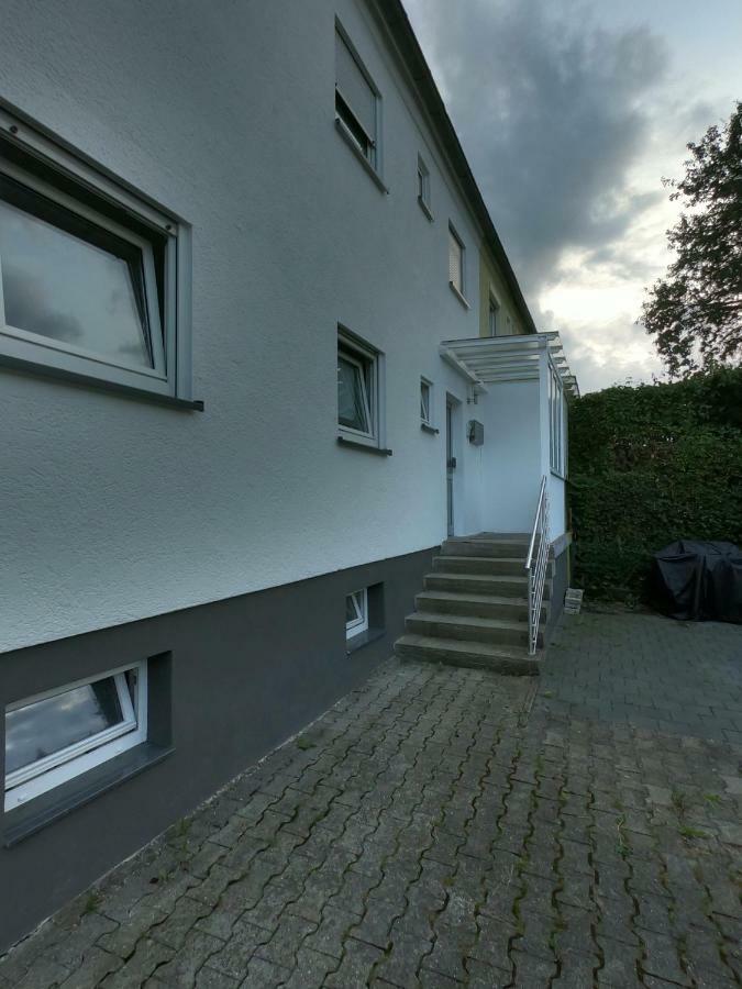 Moderne Helle 2,5 Zimmer Wohnung Mit Grossem Bad Und Kueche In Trossingen Exterior photo