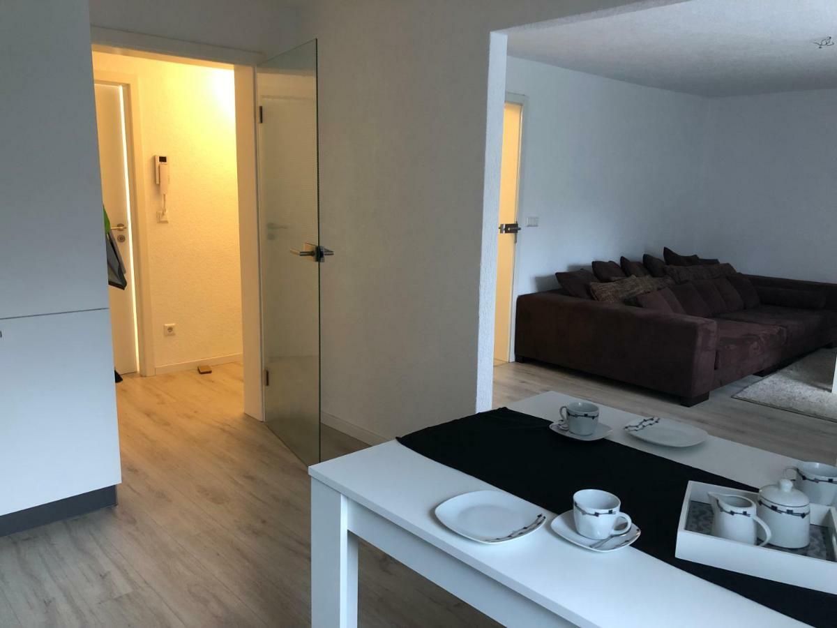 Moderne Helle 2,5 Zimmer Wohnung Mit Grossem Bad Und Kueche In Trossingen Exterior photo