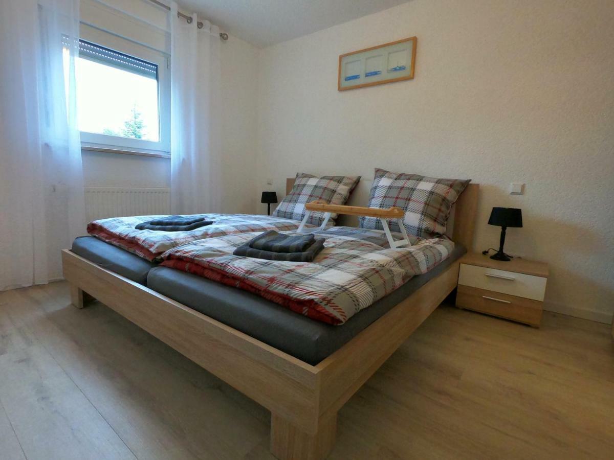 Moderne Helle 2,5 Zimmer Wohnung Mit Grossem Bad Und Kueche In Trossingen Exterior photo