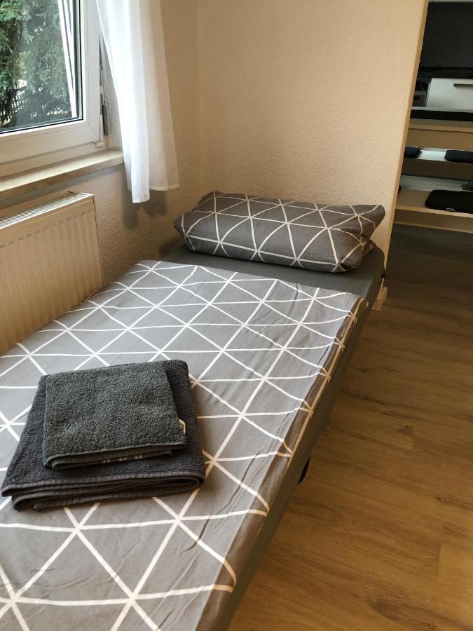 Moderne Helle 2,5 Zimmer Wohnung Mit Grossem Bad Und Kueche In Trossingen Exterior photo